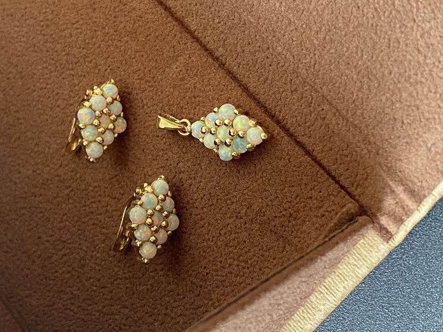 Komplet złoty z Opalem australijskim pr.585